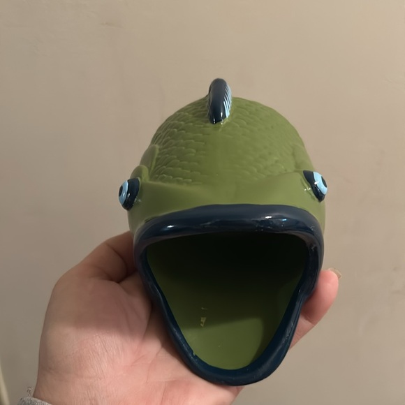 Green Ceramic Fish Decor Trinket-Pencil-Soap Dish Holder Vessel Container - Picture 2 of 6